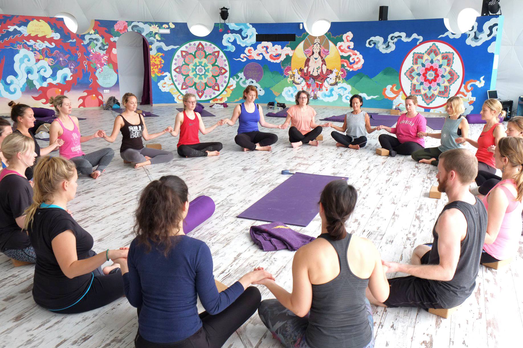 How to Set Up and Run a Yoga Retreat: Managing Expectations