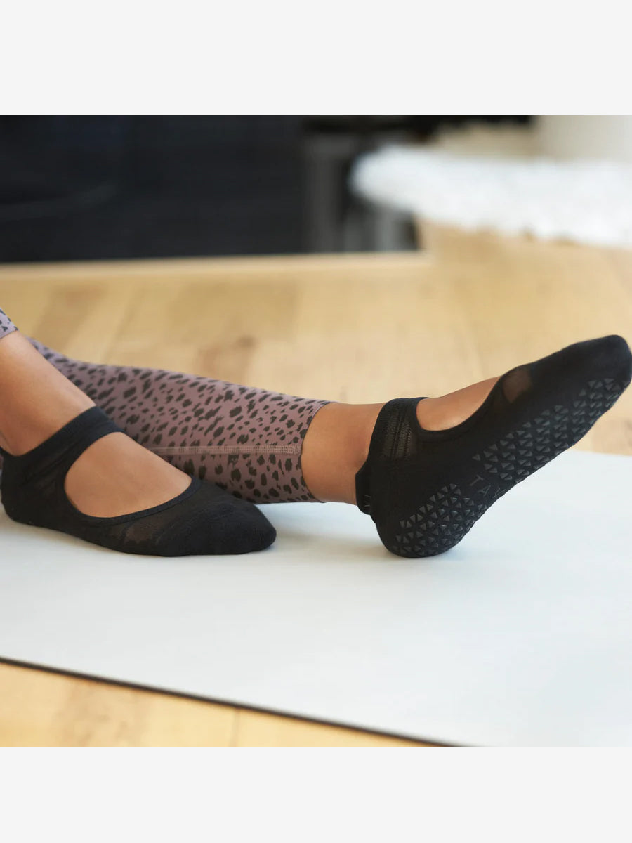 Tavi Noir Emma Breeze Grip Socks - Ebony – Yogamatters