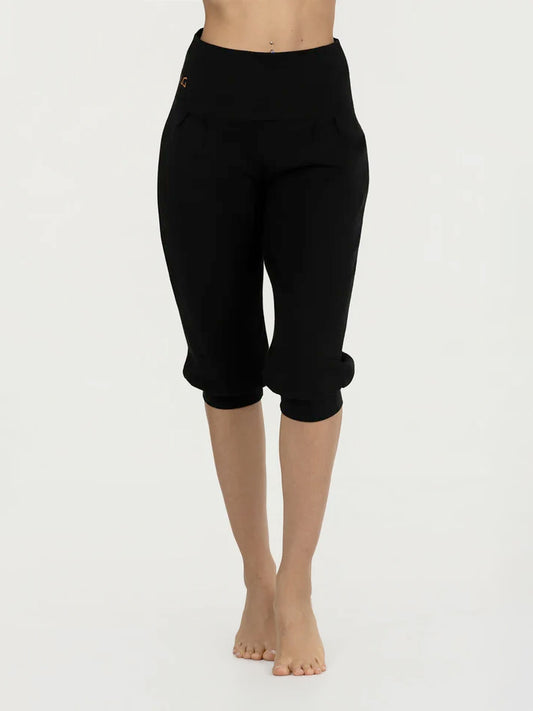 Urban Goddess Sukha Capri Yoga Pants - Onyx Black