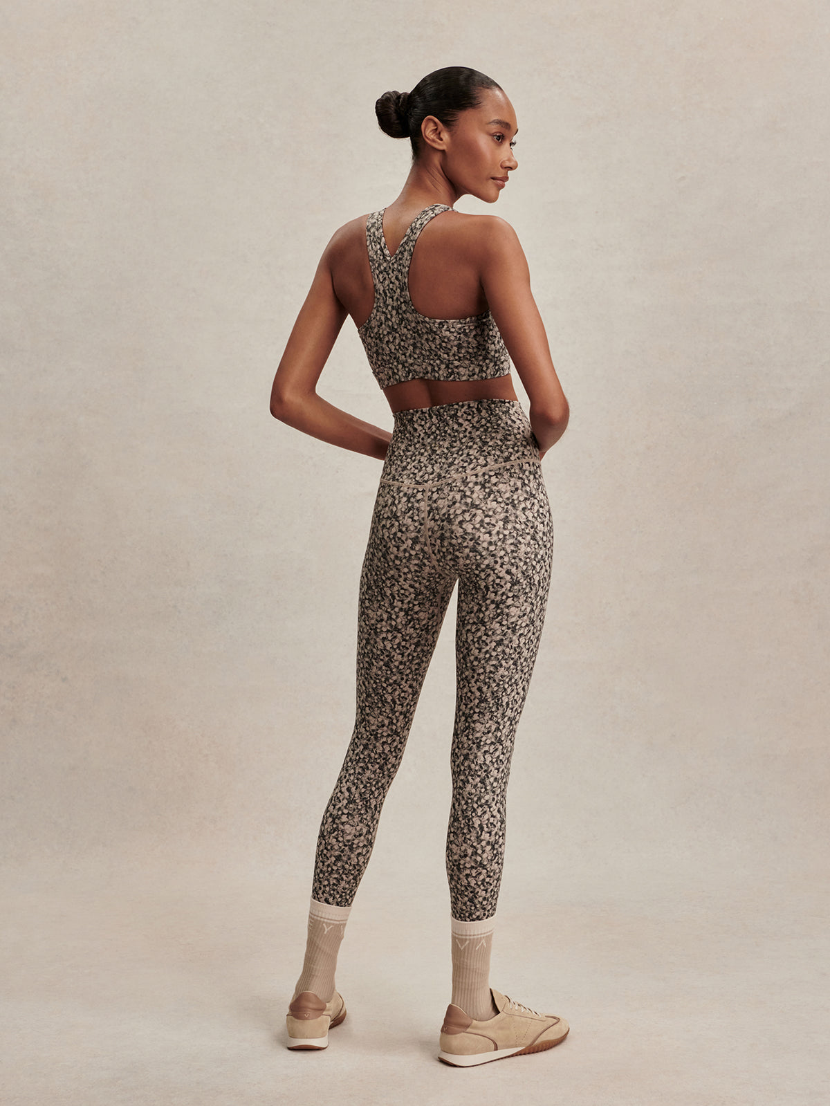 Varley Freesoft Selma Bra - Dappled Floral – Yogamatters