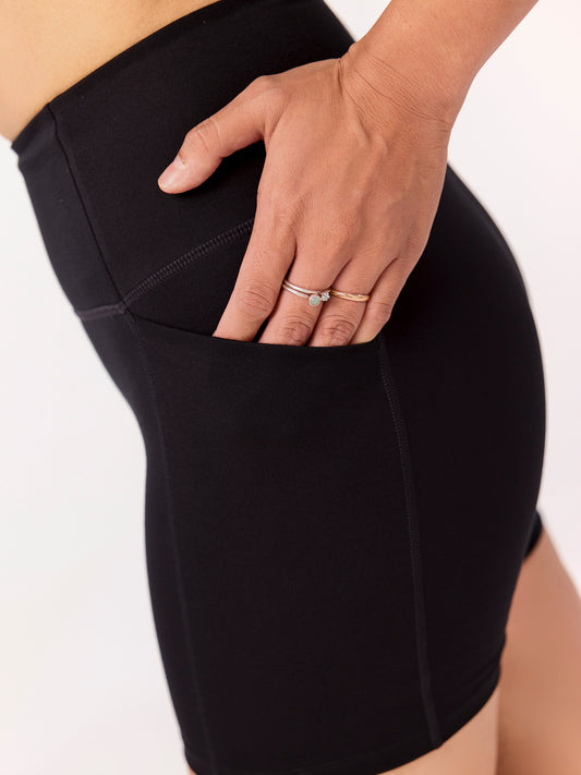 Girlfriend Collective Pocket High Rise Run Shorts - Black