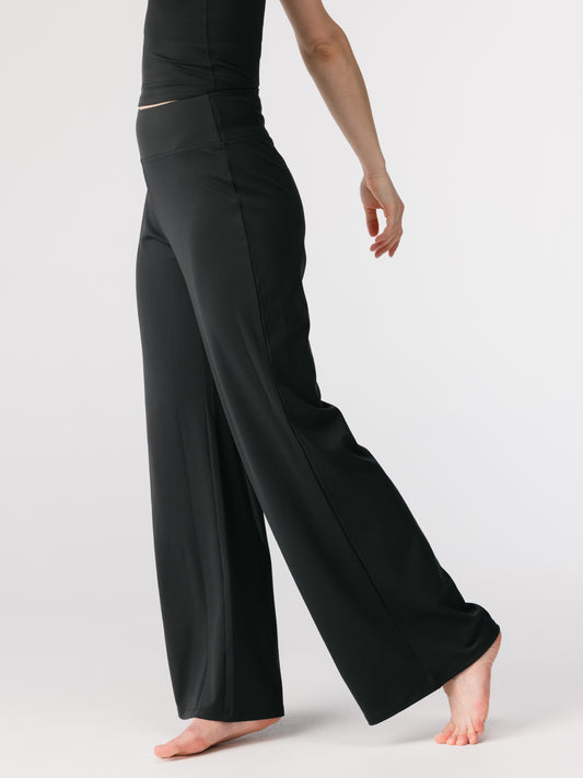 Girlfriend Collective Jada Straight Leg Pants- Black