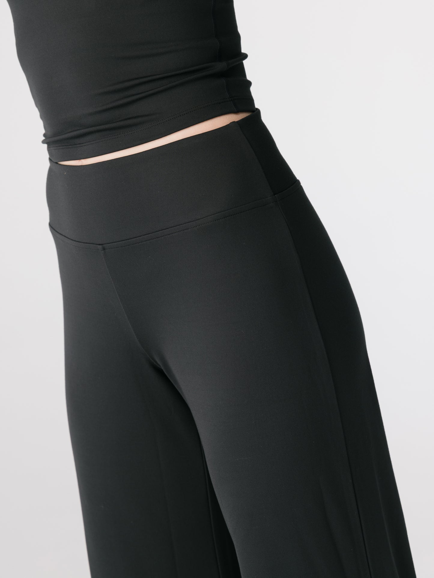 Girlfriend Collective Jada Straight Leg Pants- Black