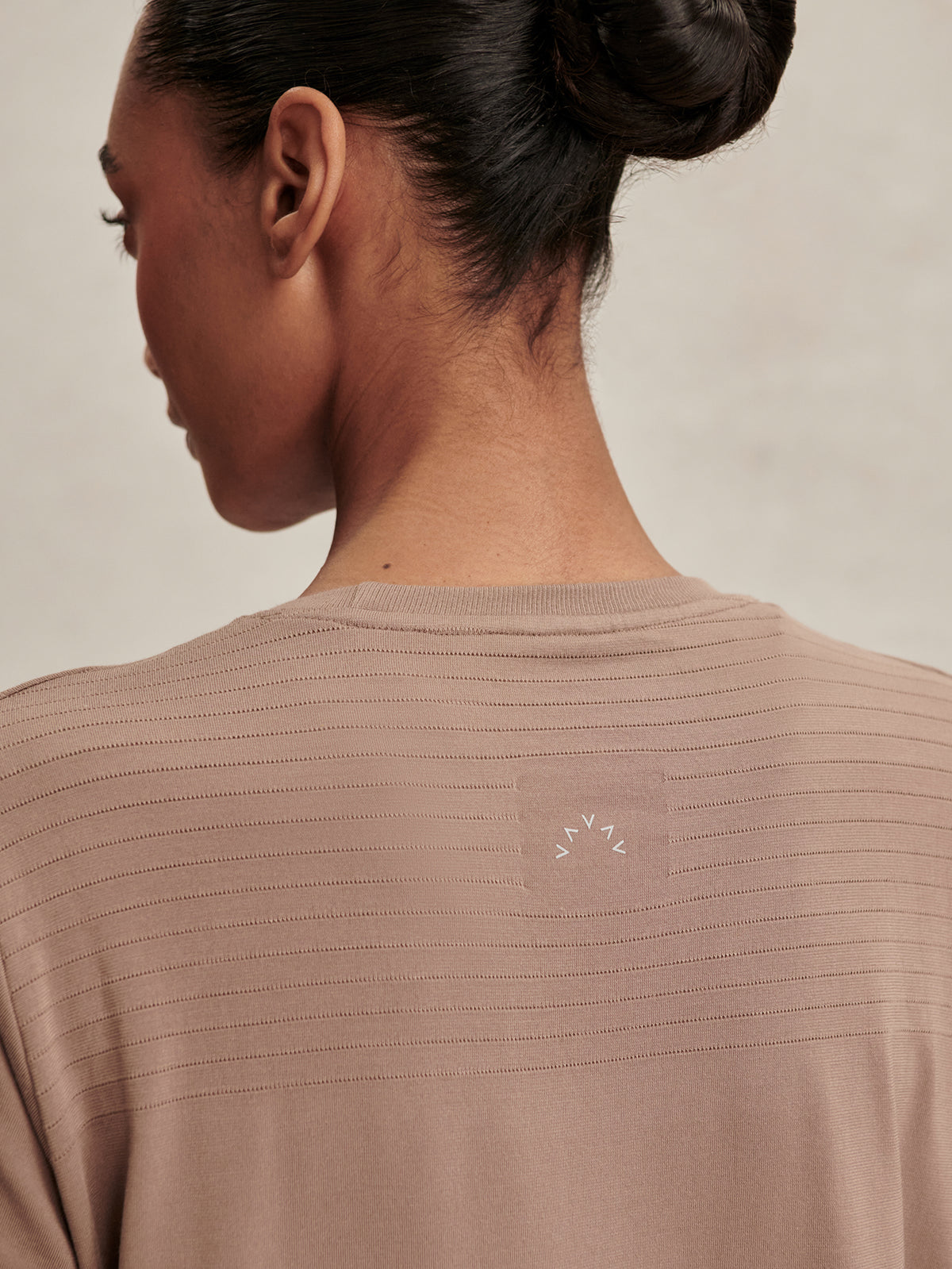 Varley Saskia Seamless Longline Tee - Pine Bark