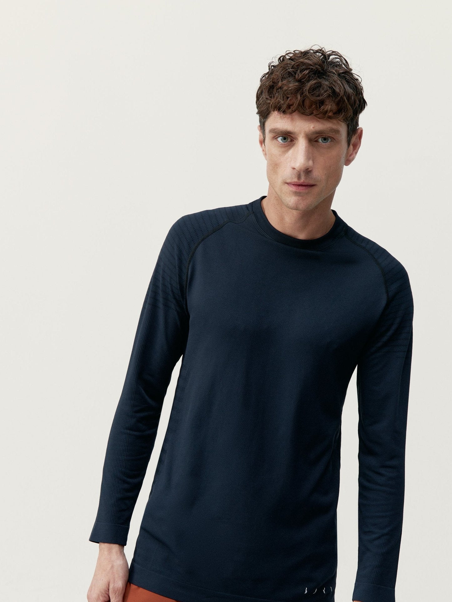 Born Living Yoga Aral Long-Sleeved T-Shirt - Black