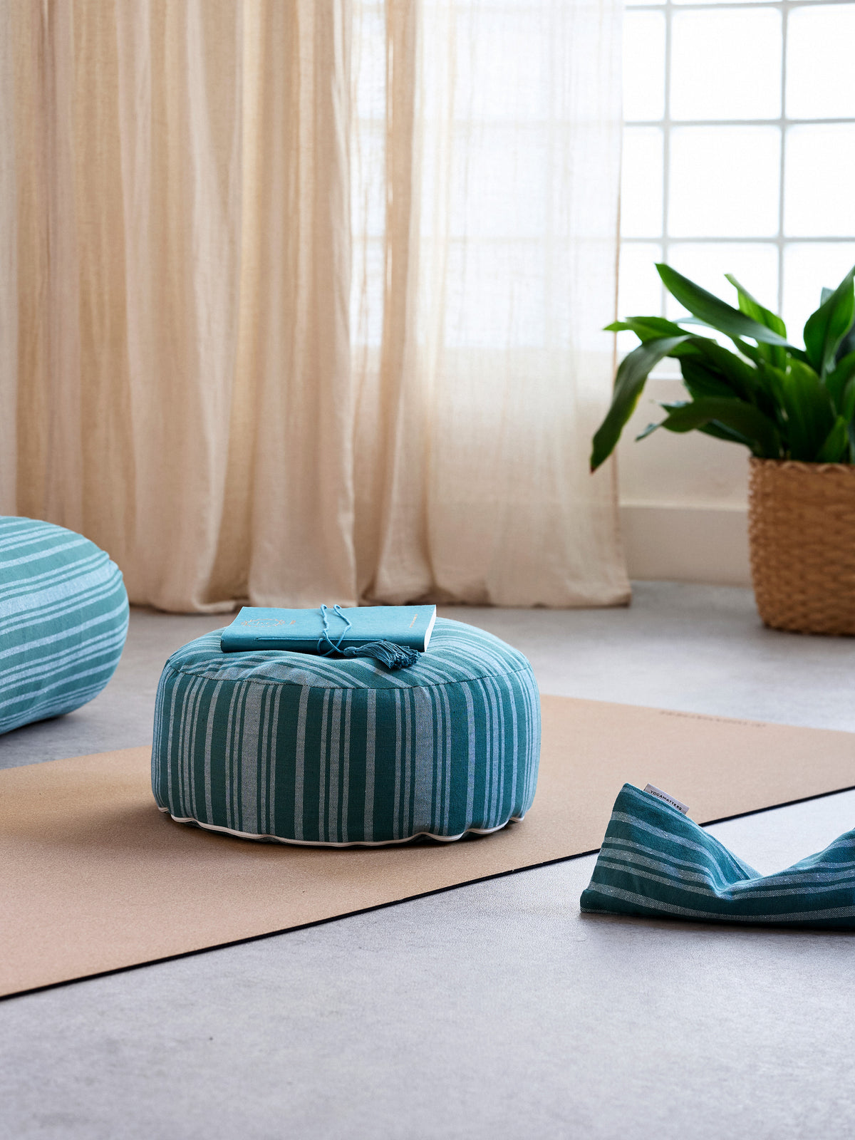 Yogamatters Round Meditation Cushion - Eucalyptus Stripe