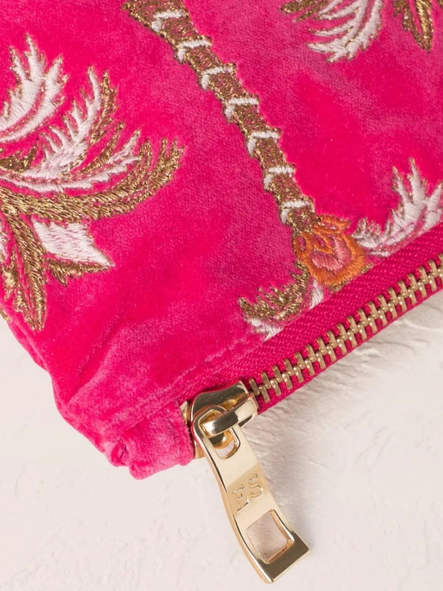 Elizabeth Scarlett Velvet Everyday Pouch - Pink Gold Palm