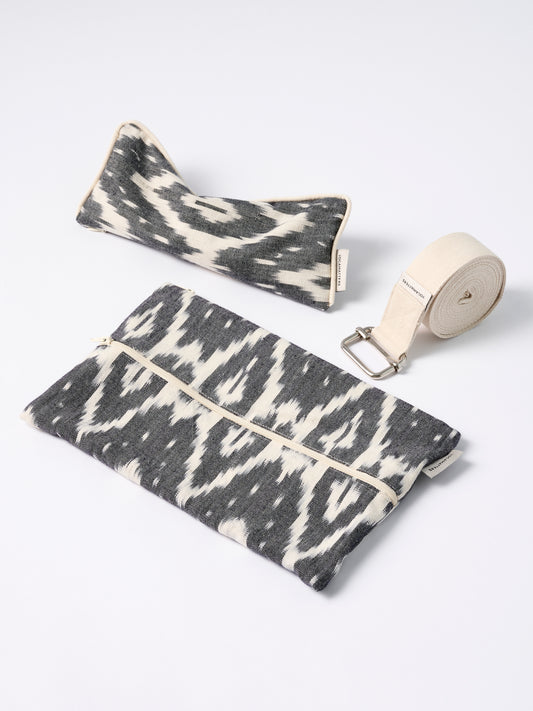 Yogamatters Nova Ikat Pouch, Eye Pillow & Belt Set - Charcoal