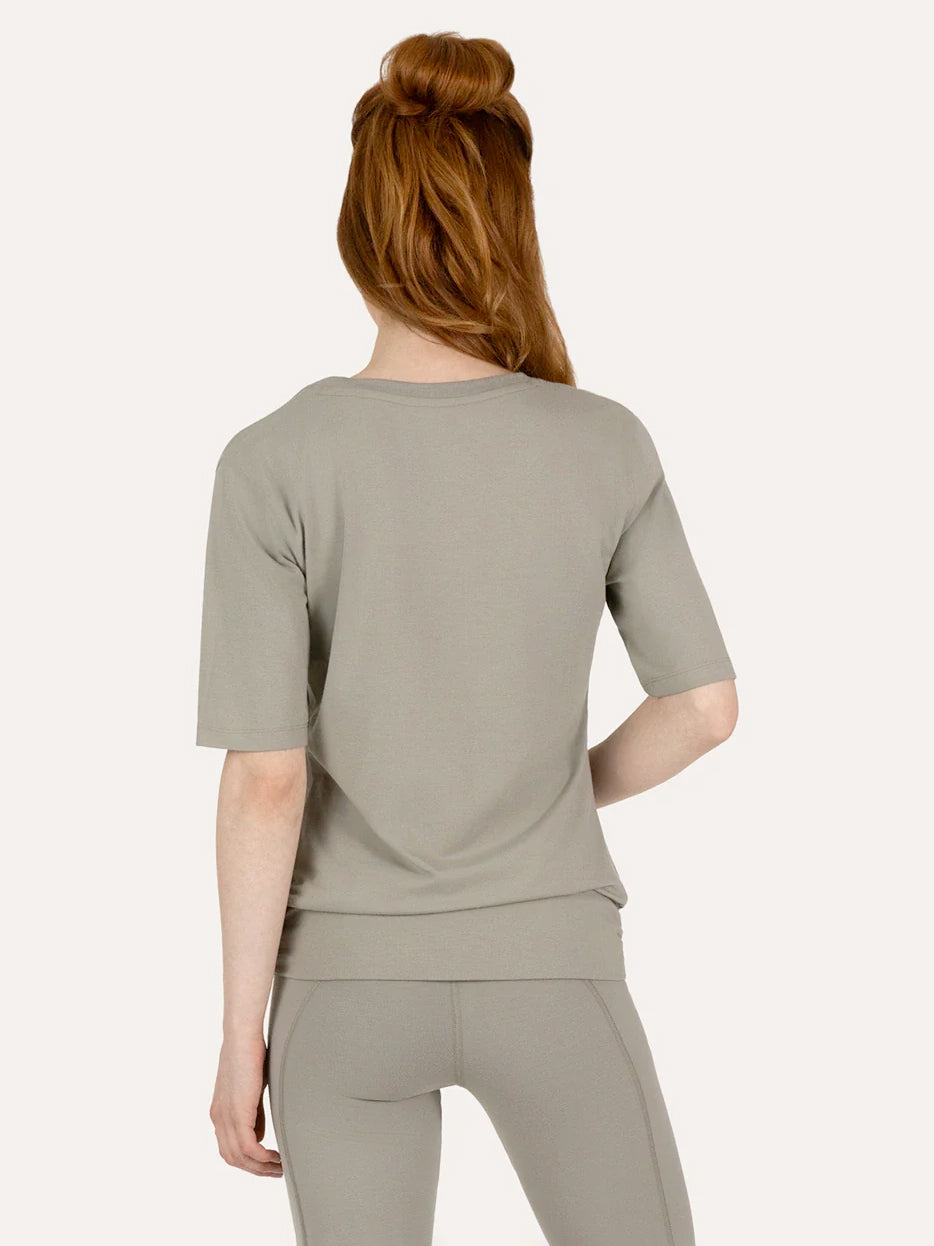 Urban Goddess Kami Yoga Tee - Smoky Quartz