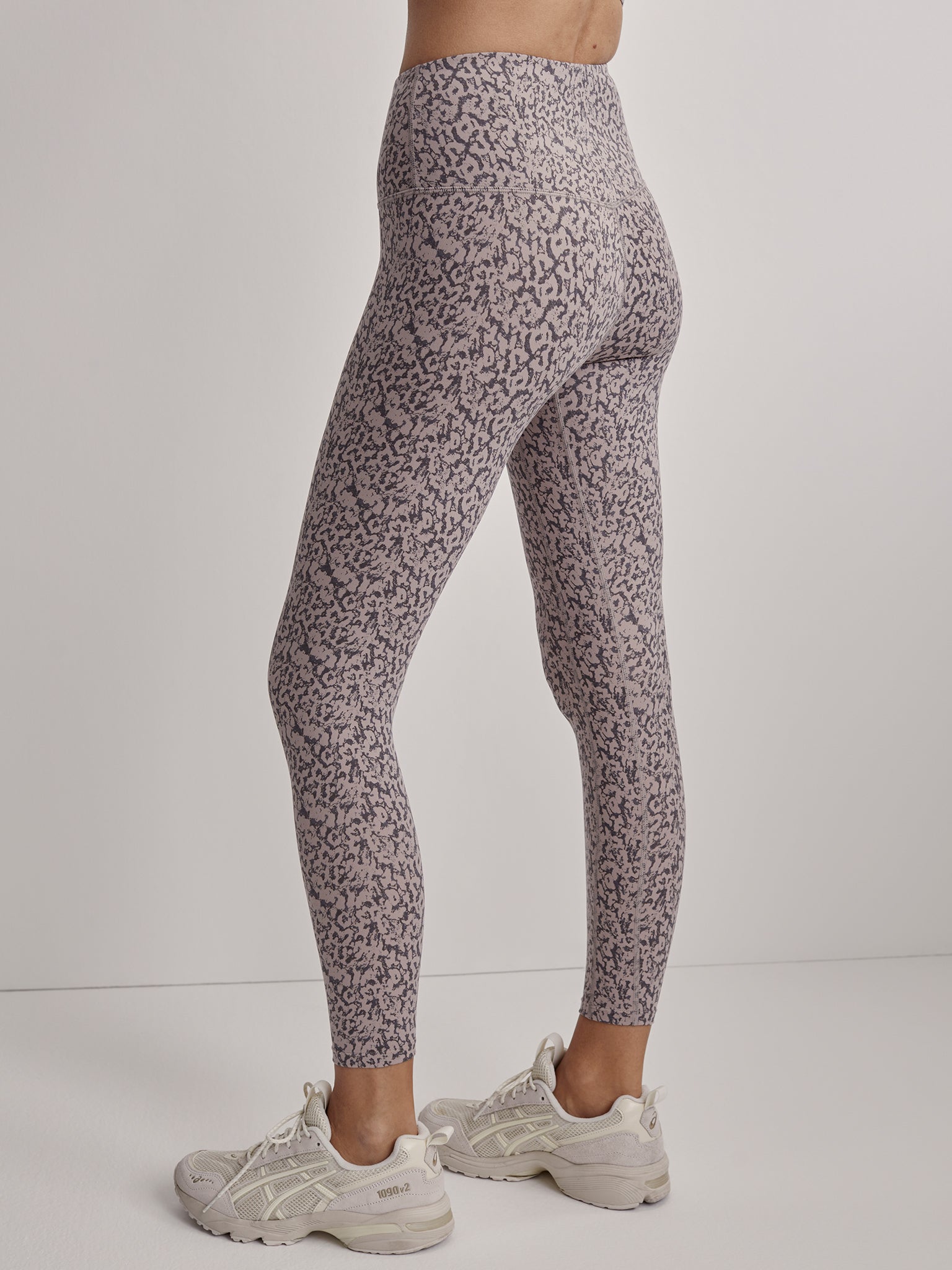 Varley cheetah leggings top