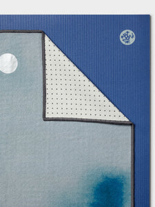 Manduka Yogitoes Yoga Mat Towel - Aurora 2.0
