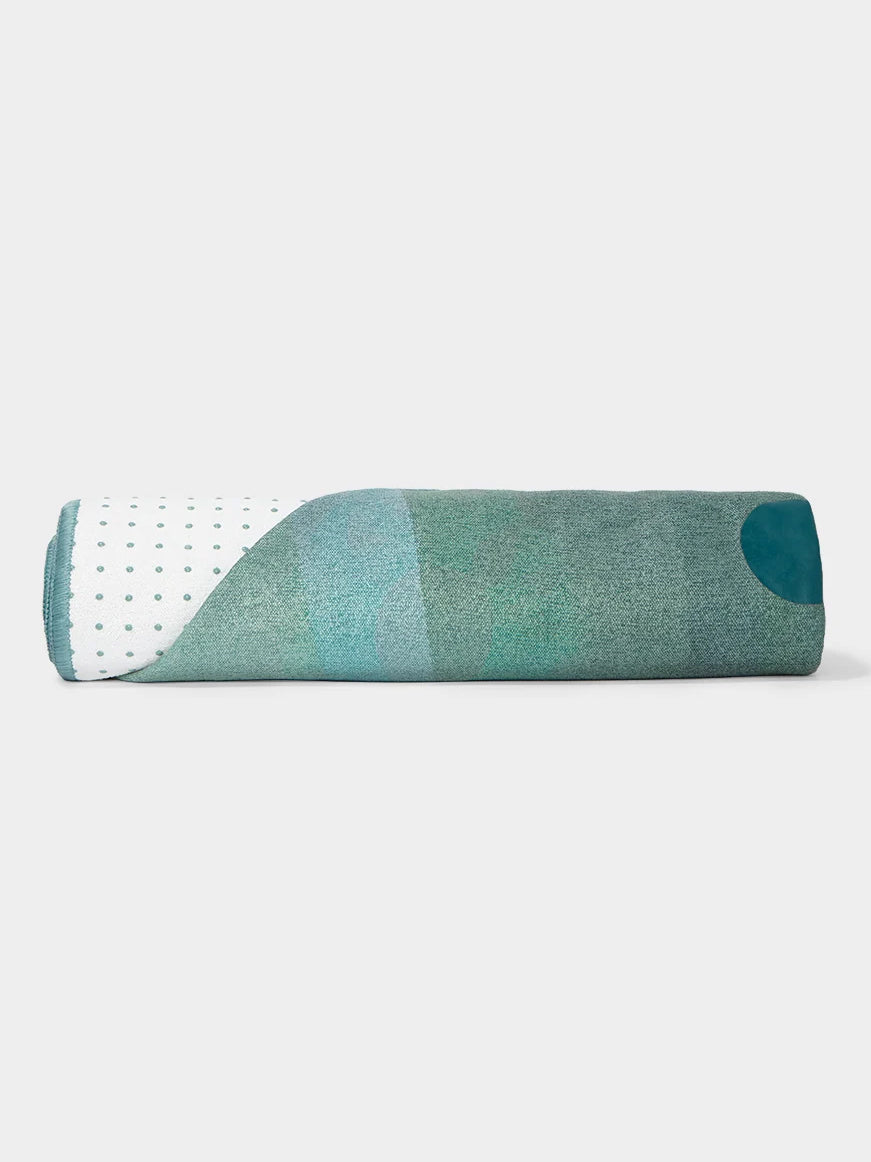 Manduka Yogitoes Yoga Mat Towel - Crystal Chakra Ray