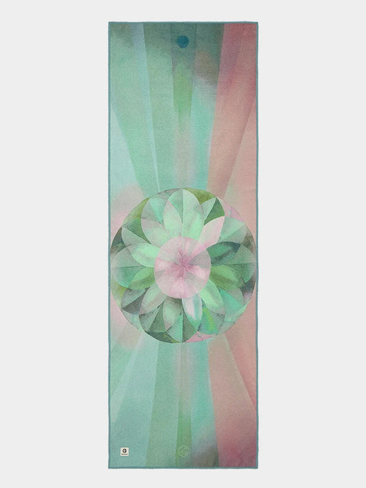 Manduka Yogitoes Yoga Mat Towel - Crystal Chakra Ray