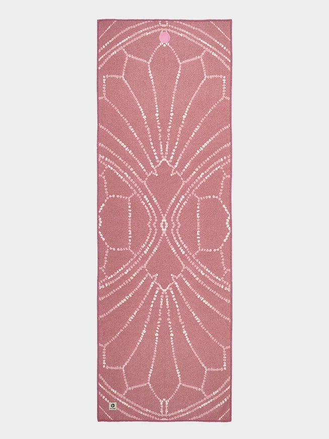 Manduka Yogitoes Yoga Mat Towel - Heart Chakra Reflect