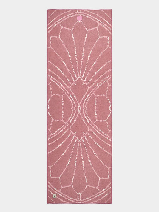 Manduka Yogitoes Yoga Mat Towel - Heart Chakra Reflect