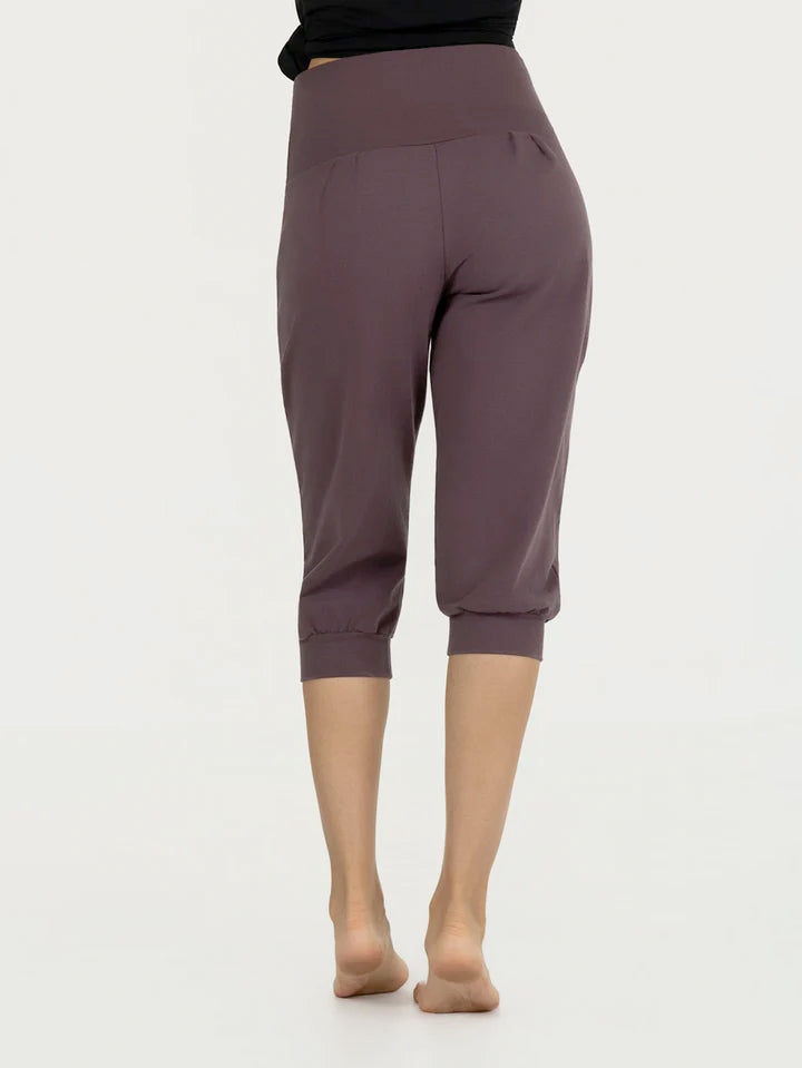 Urban Goddess Sukha Capri Yoga Pants - Berry