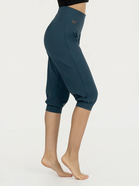 Urban Goddess Sukha Capri Yoga Pants - Orion