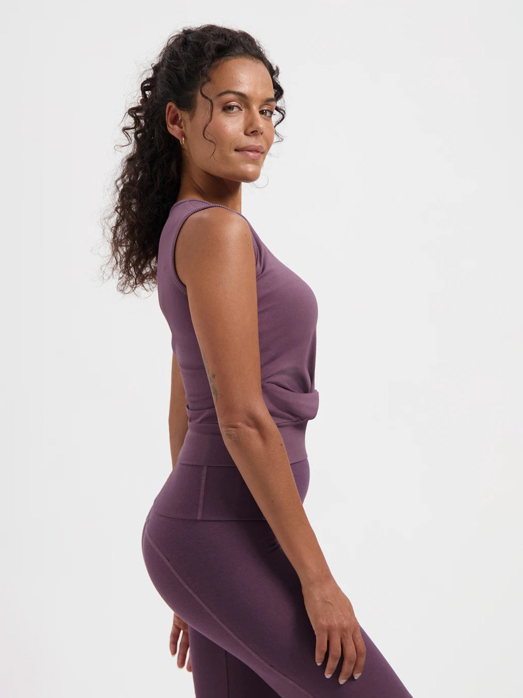 Urban Goddess Veyra Knot Yoga Tank - Berry