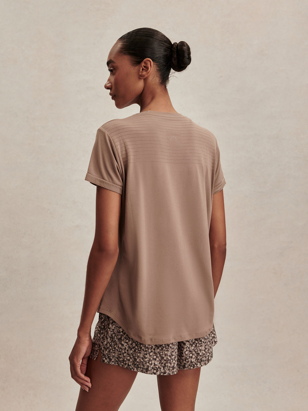 Varley Saskia Seamless Longline Tee - Pine Bark