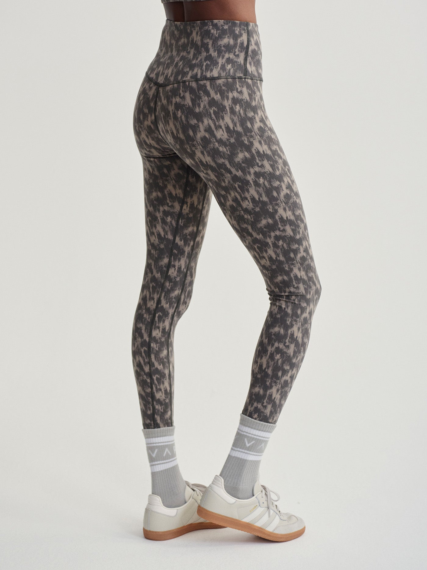 Varley Move High Legging 25 Abstract Motion Texture