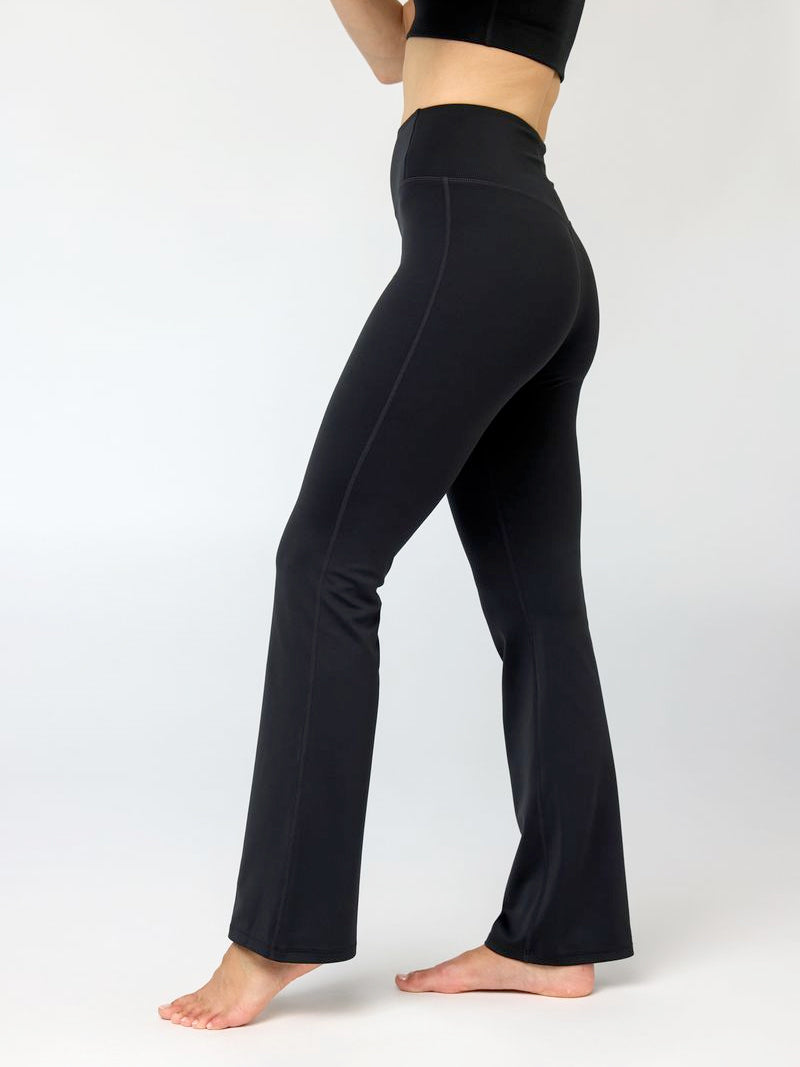Girlfriend Collective Float Groove Flare Legging - Black