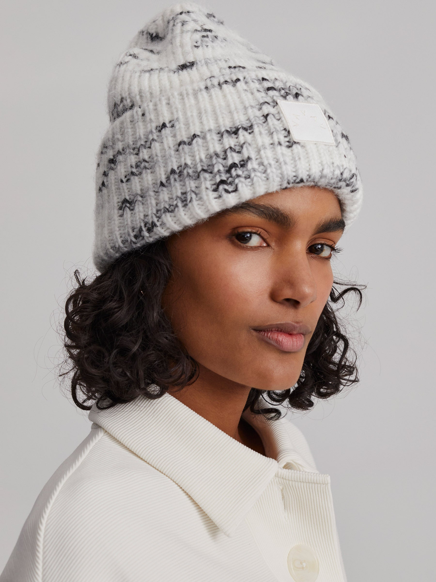 Varley Dale Beanie - Egret Charcoal